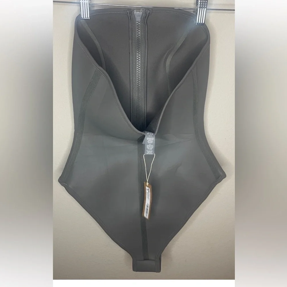 SKIMS Rubberized Scuba Swimsuit Strapless One Piece Grey Chalk Size M NWOT